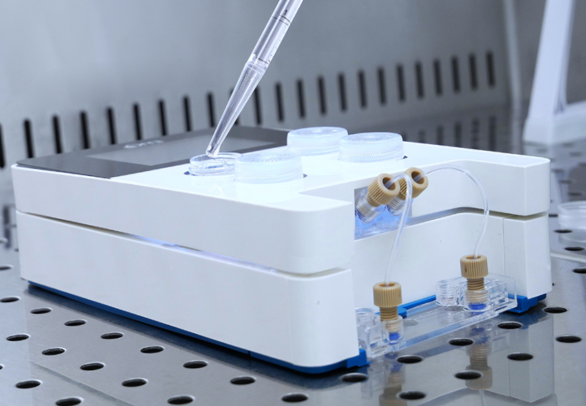 Injection of cell or fresh medium in omi